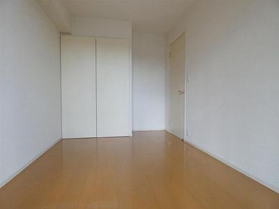 4LDK Apartment in Kitakyushu with Balcony — Image 4, Yahatahigashi, Fukuoka