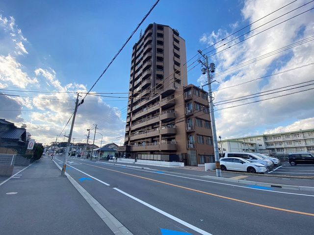 2LDK Apartment in Rivierre Hills Honjo, Kitakyushu - Thumbnail 3