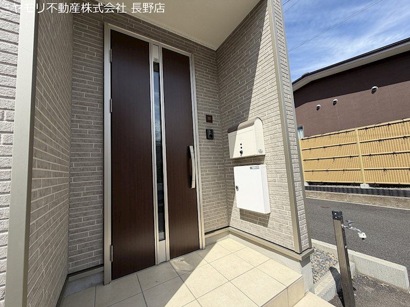 4SLDK House for Sale in Suzaka, Nagano - Newly Built with Mountain Views - Thumbnail 2