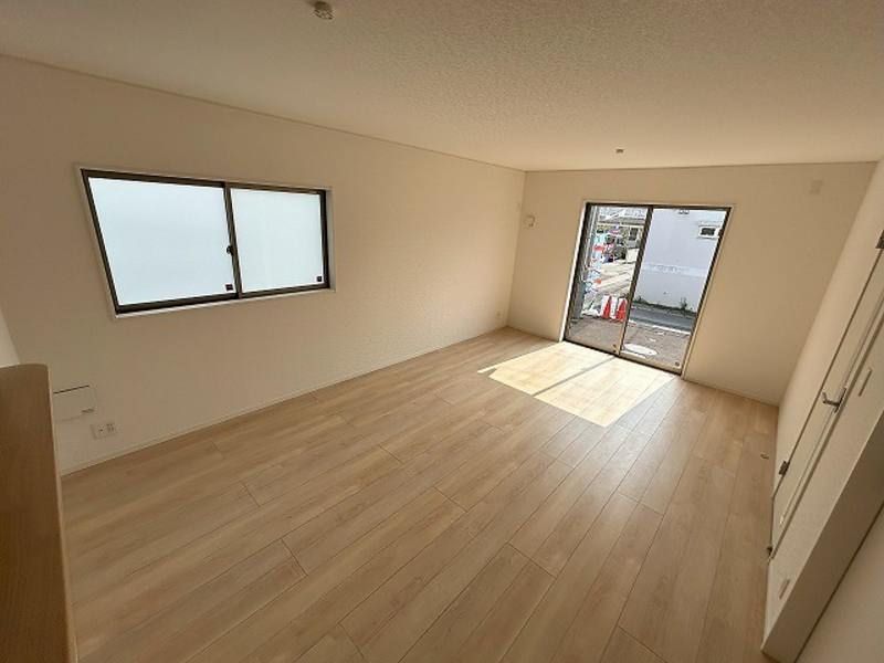 New 4LDK House with 2 Car Parks in Uruma, Okinawa - Thumbnail 4