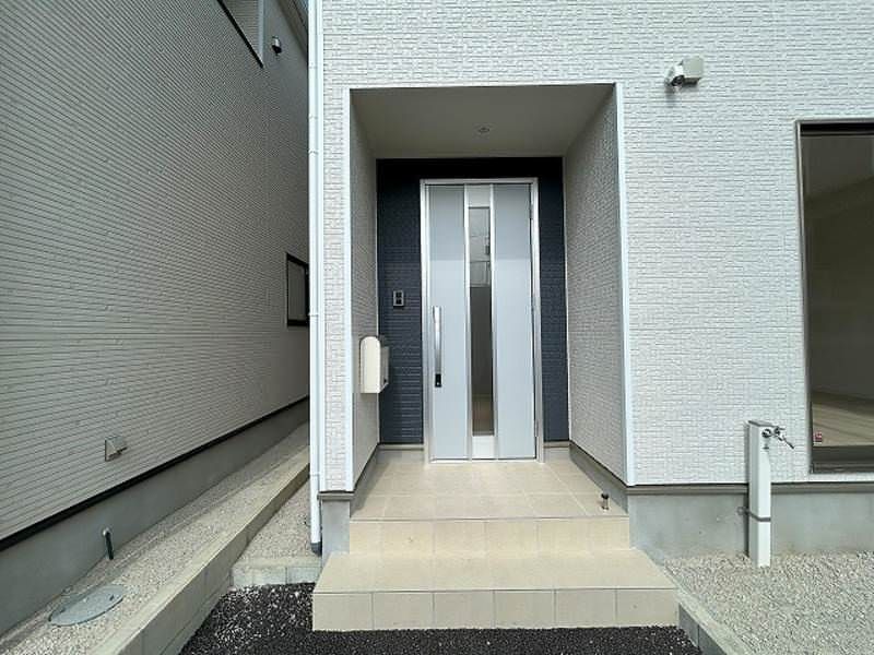 New 4LDK House with 2 Car Parks in Uruma, Okinawa - Image 1