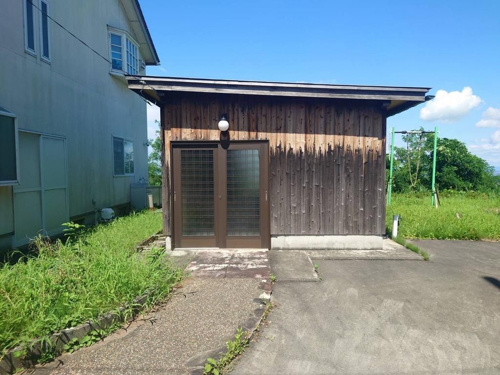 6LDK Detached House for Sale in Tateyama, Toyama - Thumbnail 2