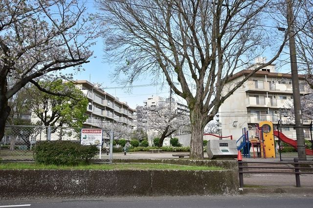 4LDK Apartment in Kagoshima with Balcony and Parking - Thumbnail 4
