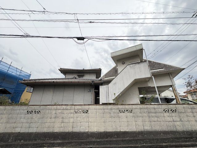 Traditional Japanese House in Onomichi with Guest Quarters - Thumbnail 2
