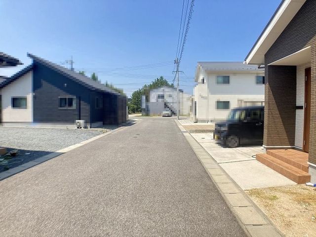 Modern 3LDK House in Yonago - 2020 Build with Parking - Thumbnail 3