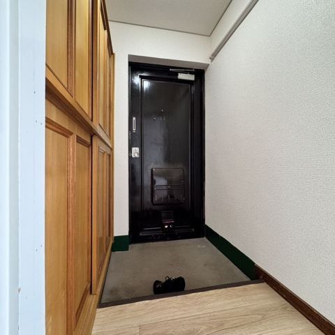 Renovated 3LDK Apartment in Tomakomai Hishincho - Image 1