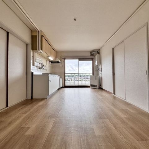 Renovated 3LDK Apartment in Tomakomai Hishincho - Thumbnail 2