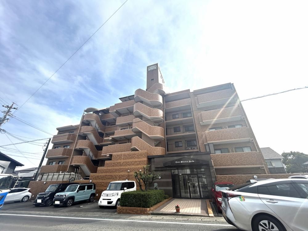 Renovated 3LDK Apartment with Garden near Handa-guchi Station - Thumbnail 2