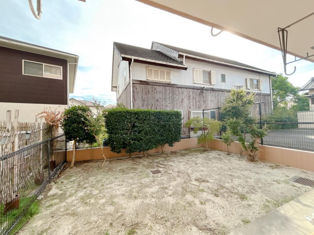 Renovated 3LDK Apartment with Garden near Handa-guchi Station - Thumbnail 4