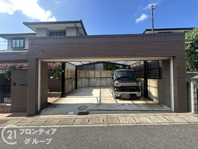 6SLDK Family Home on 105 Tsubo Corner Lot in Kashiba - Image 1