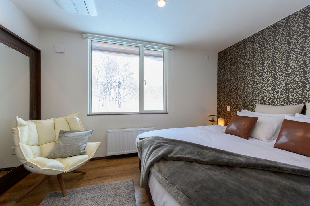 Dog-Friendly 3-Bedroom Penthouse in Niseko's SnowDog Village - Thumbnail 4