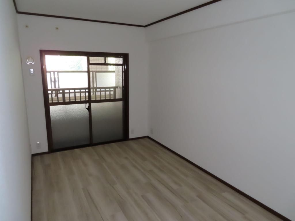 3LDK Apartment Near Aki-Aga Station in Kure City - Thumbnail 3