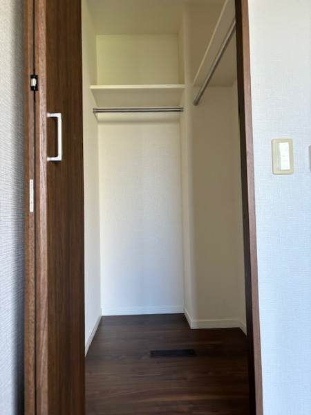 4LDK Apartment in Okinawa City with Ocean Views - Thumbnail 2