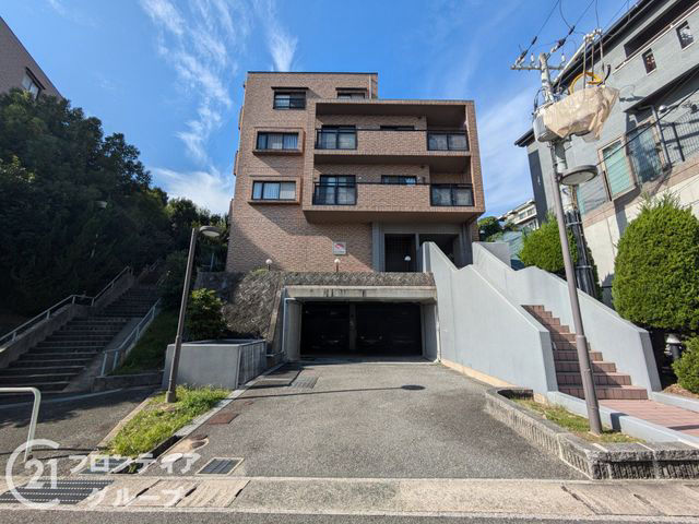 3LDK Apartment in Seresso Court Kotoen, Nishinomiya - Thumbnail 3