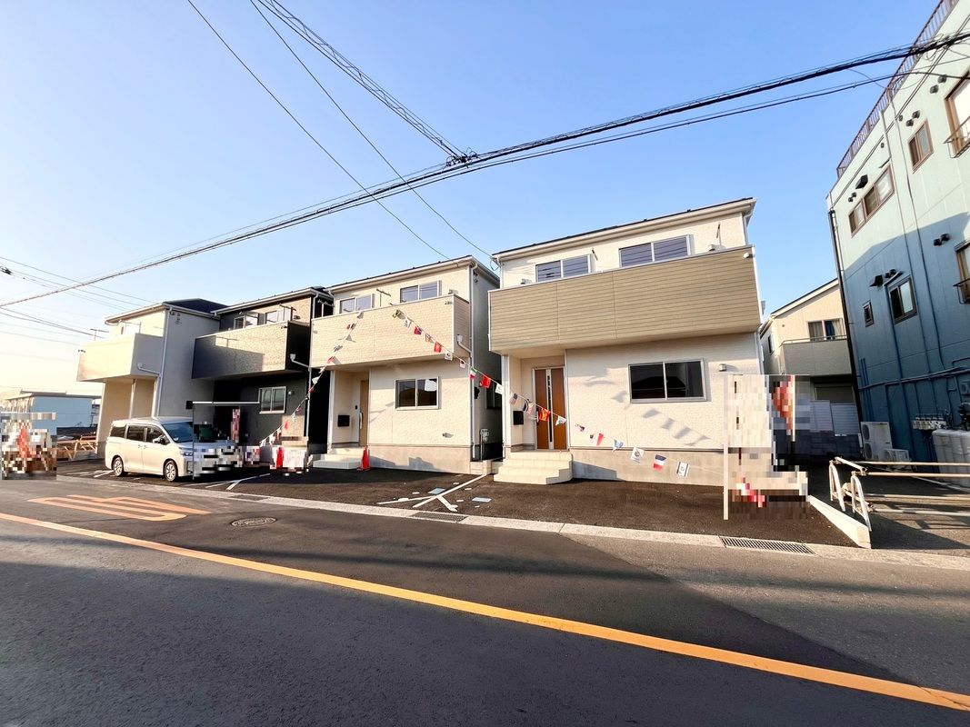 New 3SLDK House in Ayase, Kanagawa - Corner Lot with Garage - Thumbnail 4
