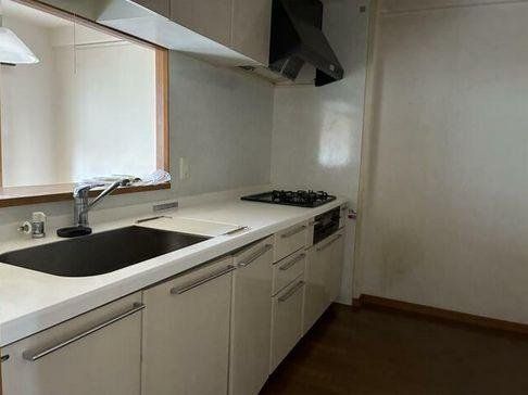 3LDK Apartment for Sale in Oita City, 15 Min Walk from Nishi-Oita Station - Thumbnail 2
