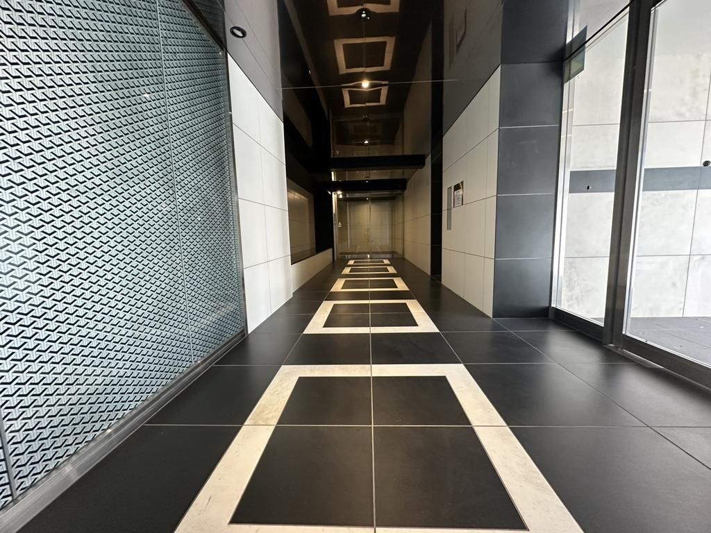 Modern 2LDK Apartment for Sale in Itabashi, Tokyo - Top Floor Corner Unit - Thumbnail 2