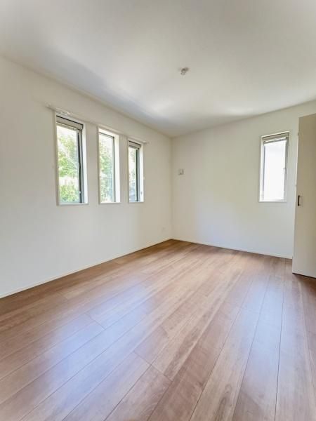 Modern 4LDK House in Sakura City, Chiba Prefecture - Thumbnail 2