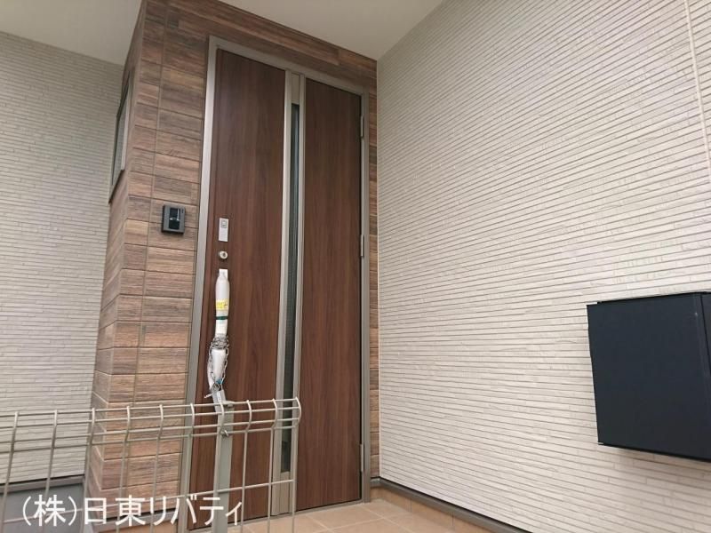 Modern 3LDK House in Kumano, Hiroshima with Walk-in Closets - Thumbnail 3