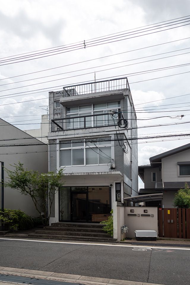 Gosho Higashi Atelier for Sale in Kyoto's Historic Center - Thumbnail 2