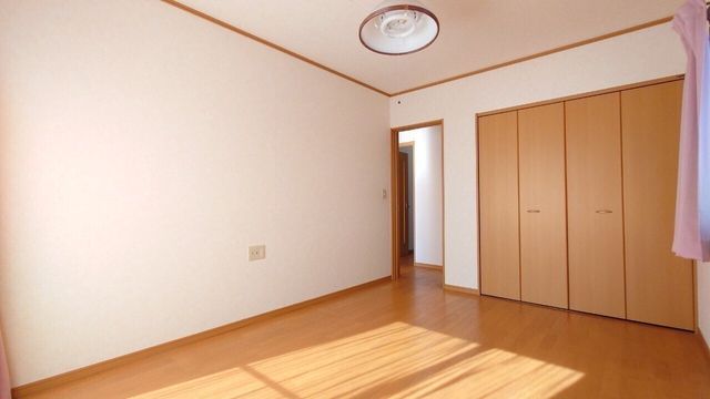 3SLDK House in Yokkaichi with 2025 Renovation and 3 Car Parks - Thumbnail 4