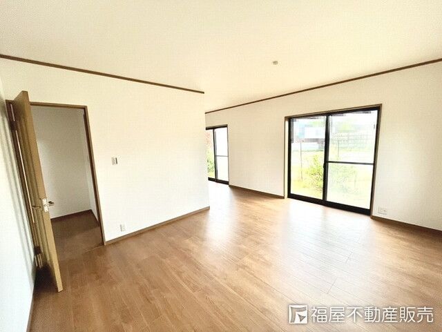 Renovated 4LDK House with Garden in Otsu's Hieidaira - Thumbnail 3