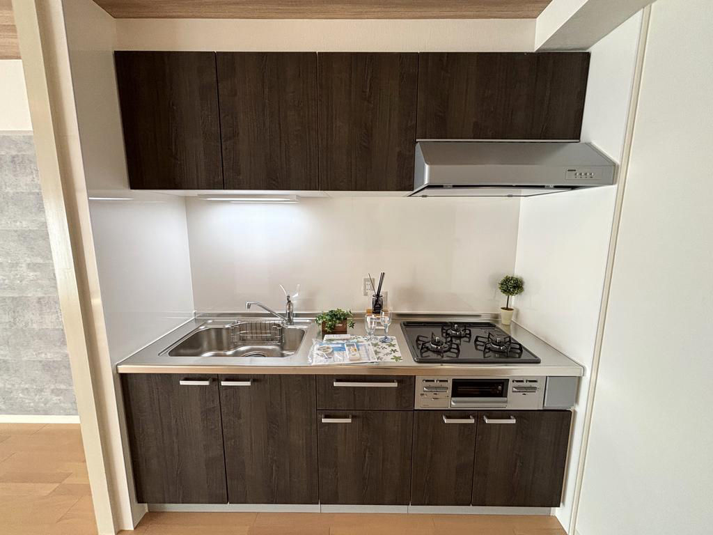 Renovated 3LDK Apartment Near Ayanocho Station, Sakai - Thumbnail 3