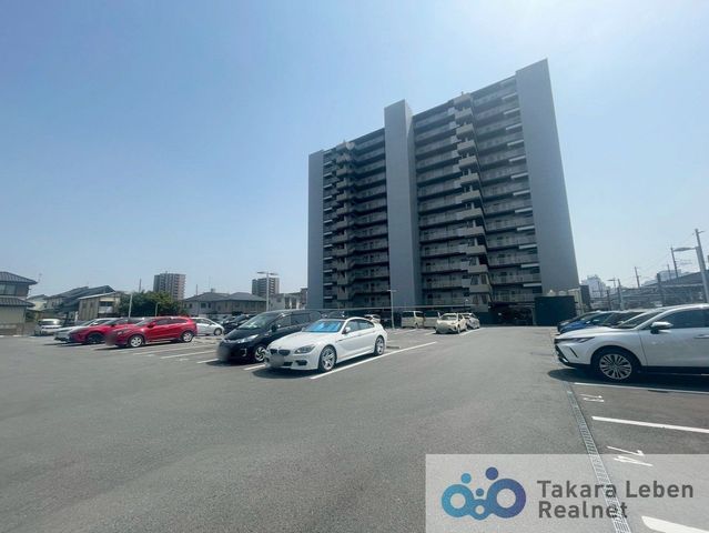3LDK Apartment in Utsunomiya with South Balcony & Walk-in Closets - Thumbnail 4