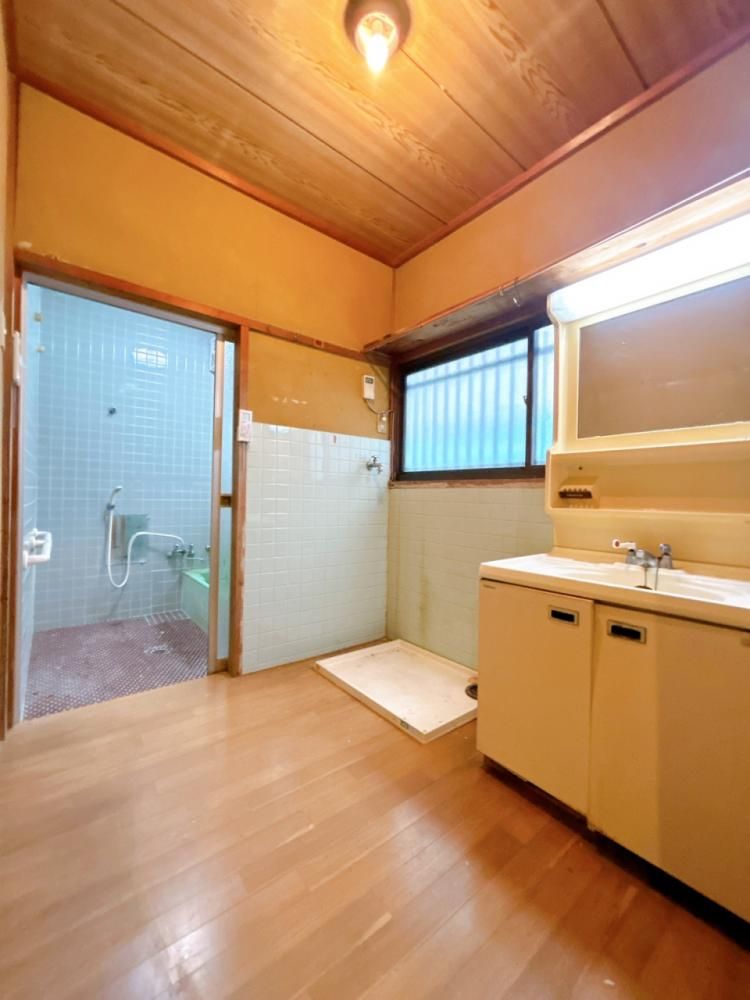 Renovated 4LDK House in Isahaya with Modern Updates - Thumbnail 4