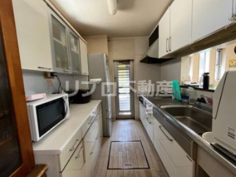 4LDK House in Kashiwa with Solar Panels and 2 Parking Spaces - Thumbnail 3