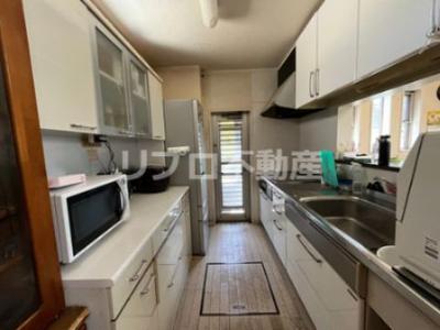 4LDK House in Kashiwa with Solar Panels and 2 Parking Spaces — Image 2, Kashiwa, Chiba