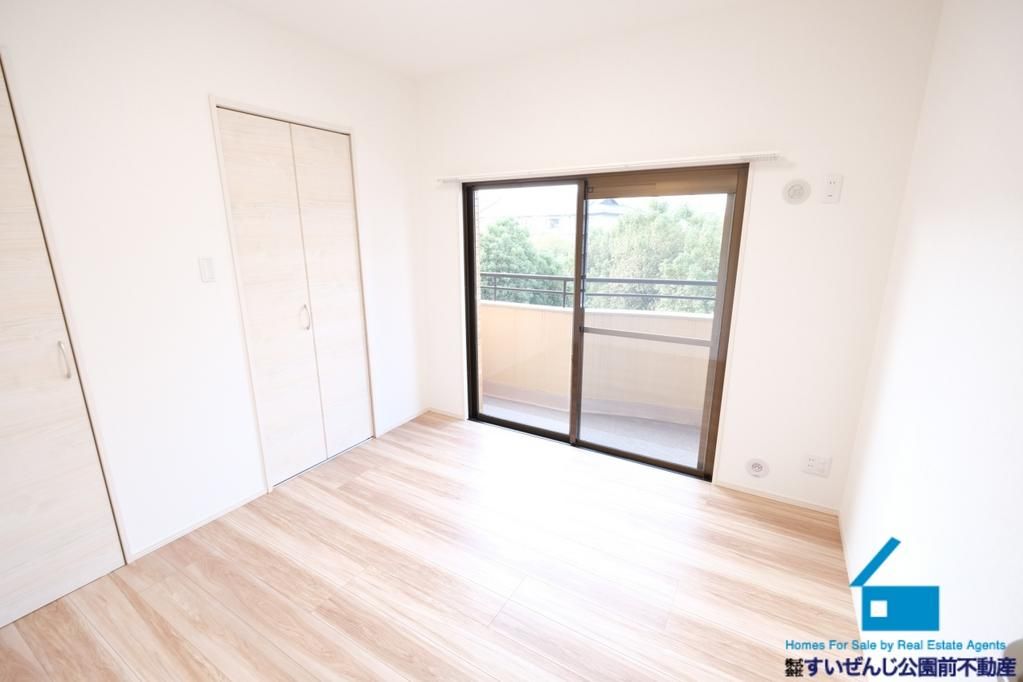 Renovated 3LDK Apartment in Kumamoto's Suizenji Area - Thumbnail 2