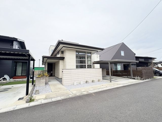 3LDK House in Miyazaki with Solar Panels and ZEH Certification - Thumbnail 3