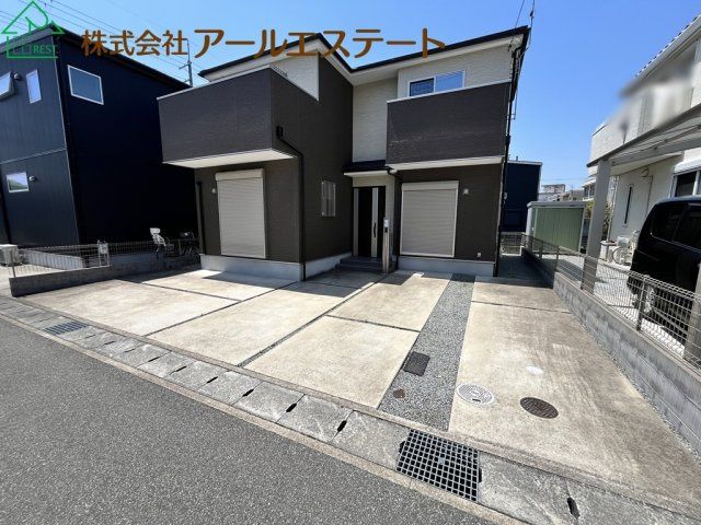 4LDK House in Himeji with 3 Car Parking and Renovation Support - Thumbnail 3