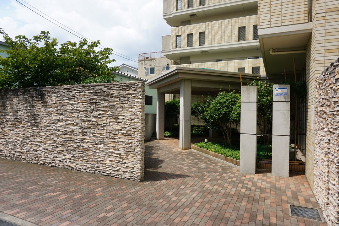 Parsons Rio Yamato-cho 10F 4LDK Condo with City Views - Thumbnail 4