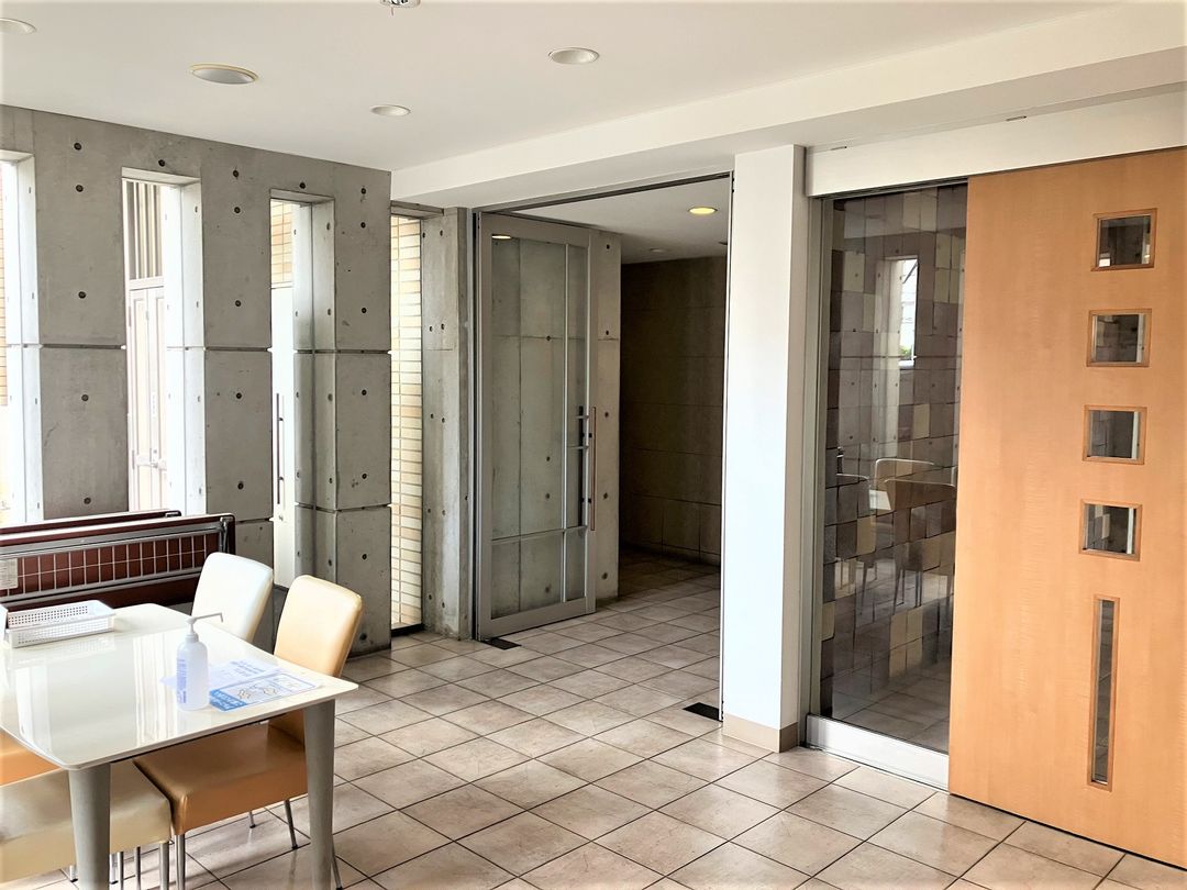 Parsons Rio Yamato-cho 10F 4LDK Condo with City Views - Thumbnail 3