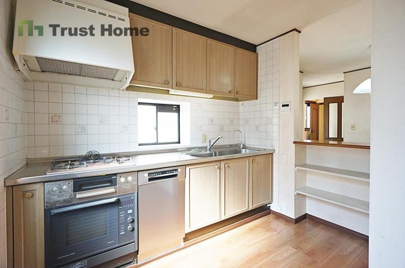 3LDK House in Toyonaka with Parking | 124.17m² - Thumbnail 2