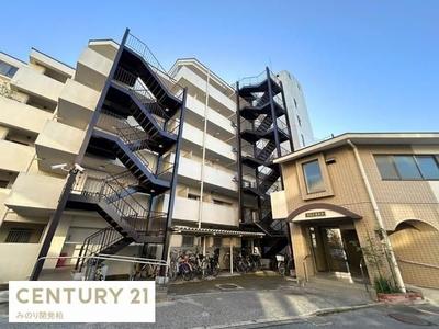 Renovated 3LDK Apartment in Kashiwa with Japanese Style Room — Image 10, Matsudo, Chiba
