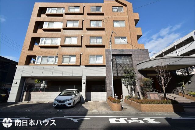 3LDK+Service Room Apartment with Sakurajima View in Kagoshima - Thumbnail 3