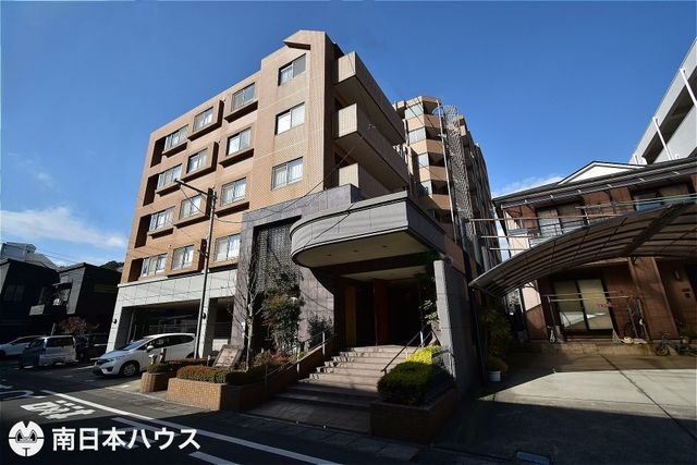 3LDK+Service Room Apartment with Sakurajima View in Kagoshima - Thumbnail 4