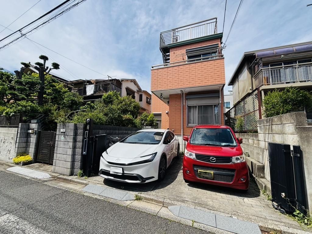3SLDK Detached House for Sale in Nerima, Tokyo - Image 1