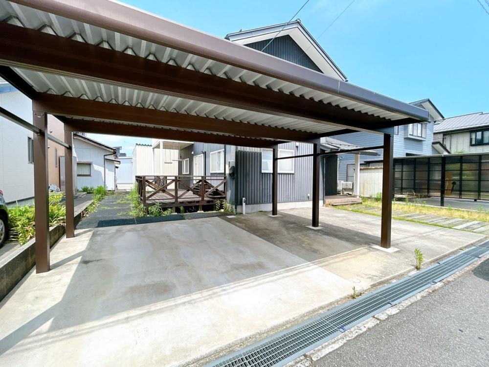 4LDK House in Toyama with Renovations and 4 Car Parking - Thumbnail 2