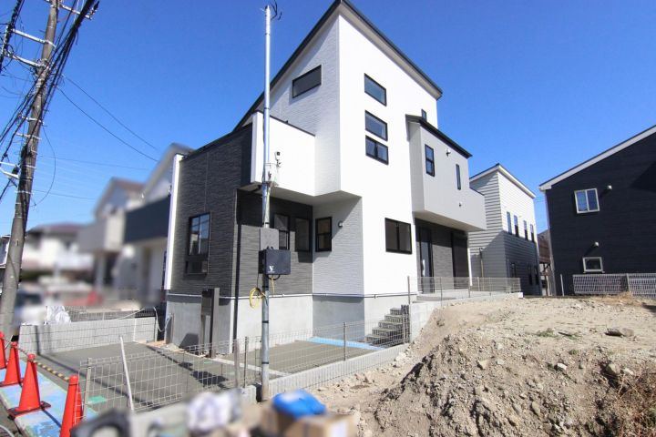 New 3LDK House in Zushi with Loft & High Performance Specs - Thumbnail 3