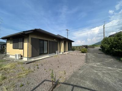 Renovated 5DK House with Large Land in Shikoku Chuo City — Image 1, Shikokuchuo, Ehime