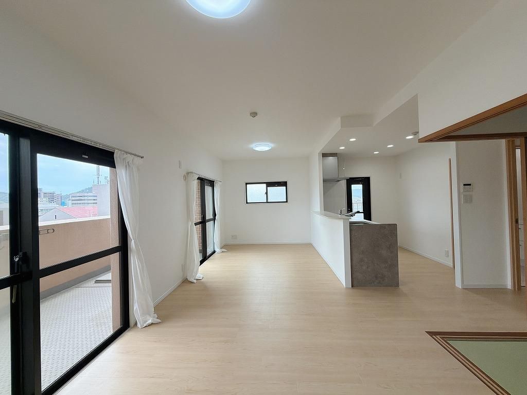 3LDK Apartment for Sale in Sunport Takamatsu, Kagawa - Thumbnail 3