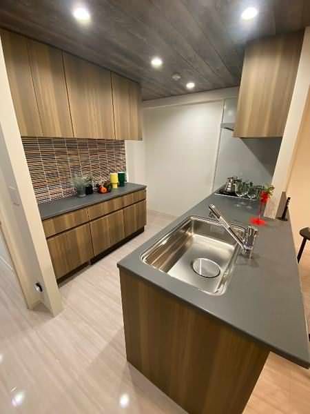 New 3LDK Condo in Chatan Okinawa with Balcony and Parking - Image 4