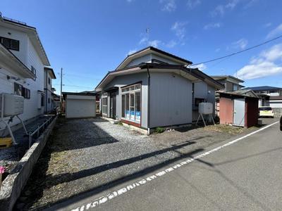 Renovated 4SLDK House in Towada with Parking — Image 1, Towada, Aomori