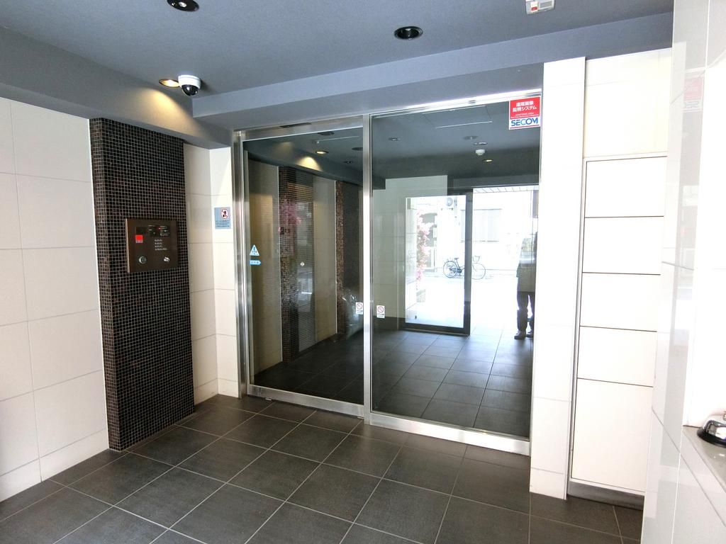 1LDK Apartment Near Minami-Senju Station, Taito Ward, Tokyo - Thumbnail 3