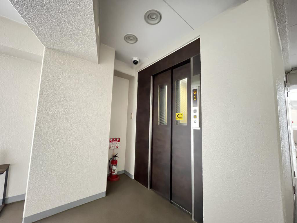 Renovated 2DK Apartment Near New Hachibori Station - Thumbnail 4