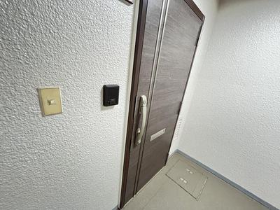 Renovated 2DK Apartment Near New Hachibori Station — Image 2, Matsudo, Chiba